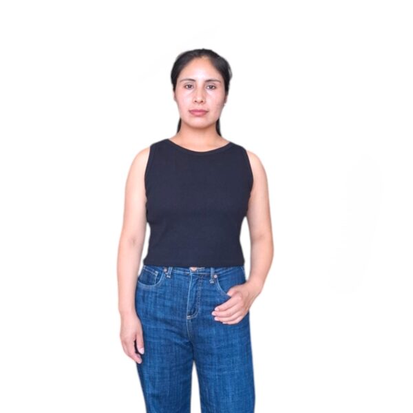 CROP TOP NEGRO SIN MANGAS  MUJER